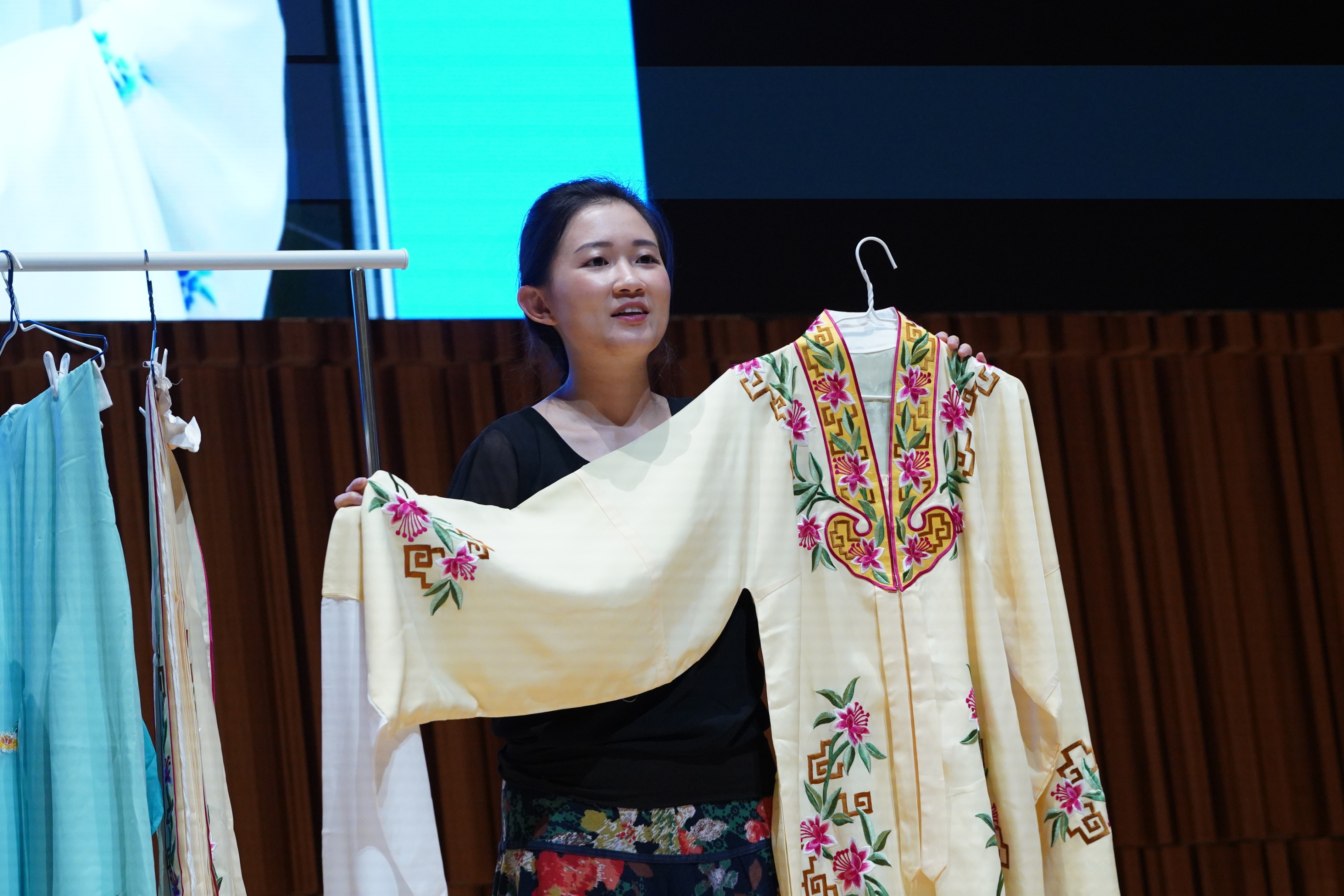 Cantonese Opera demonstration