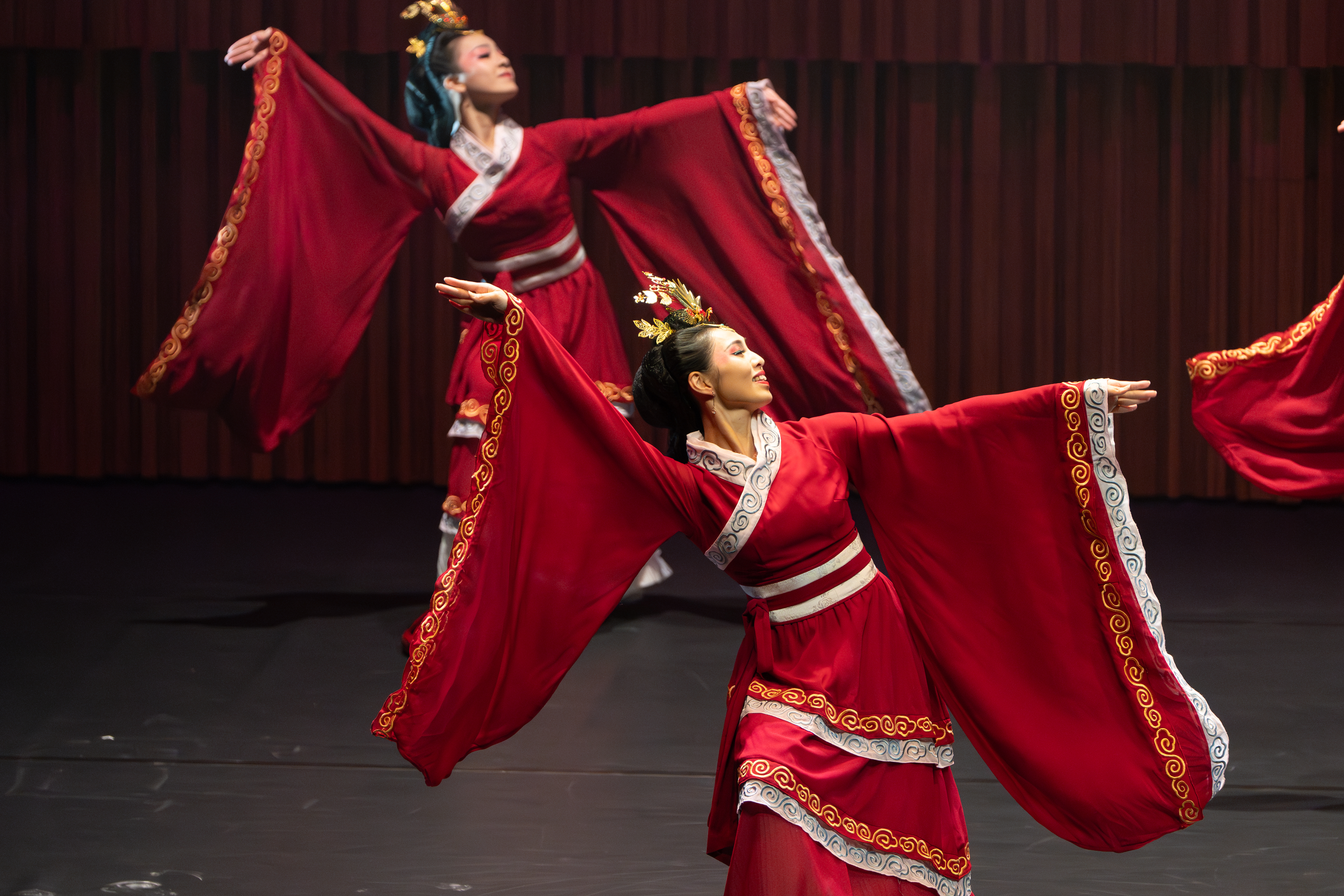 Elegance of Ancient Chinese Dances by Hong Kong Dance Company