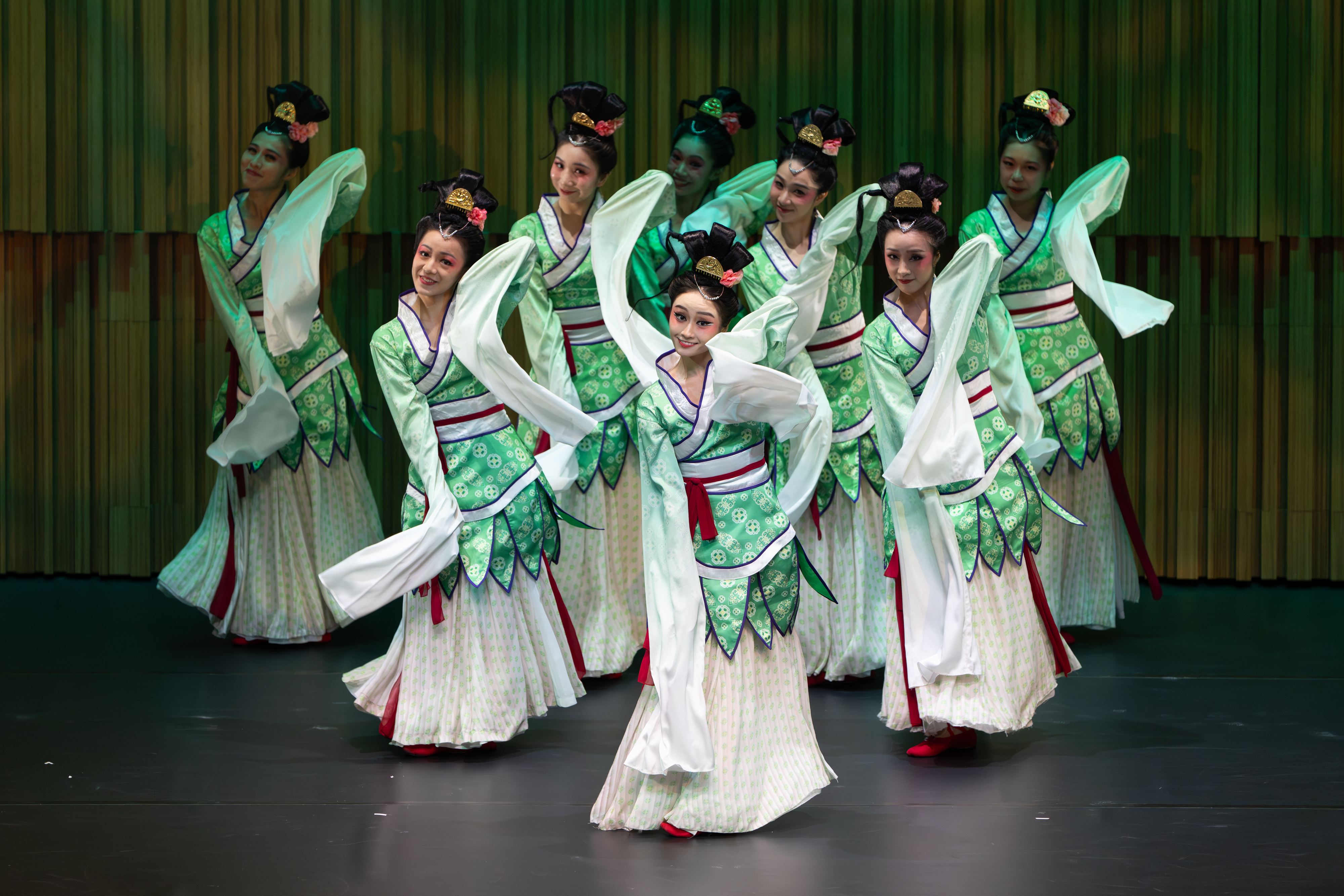 Elegance of Ancient Chinese Dances by Hong Kong Dance Company