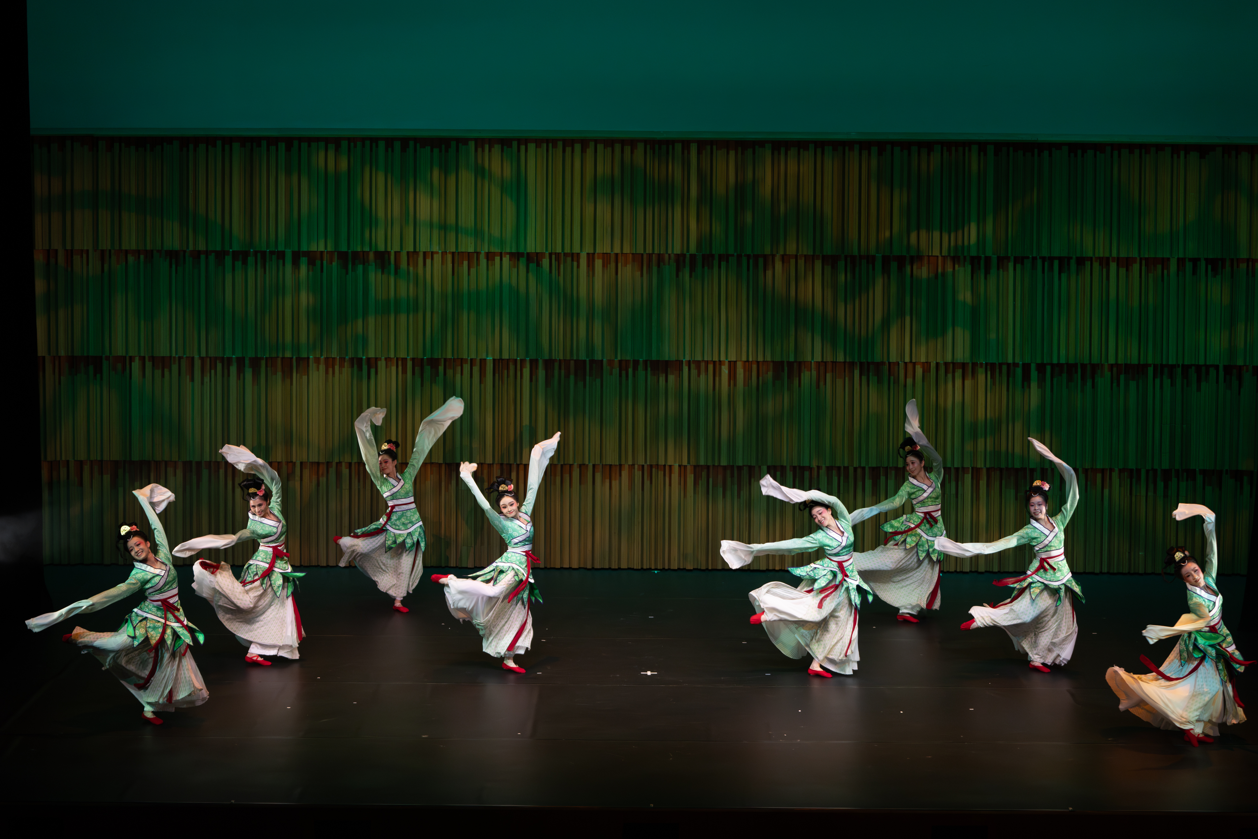 Elegance of Ancient Chinese Dances by Hong Kong Dance Company