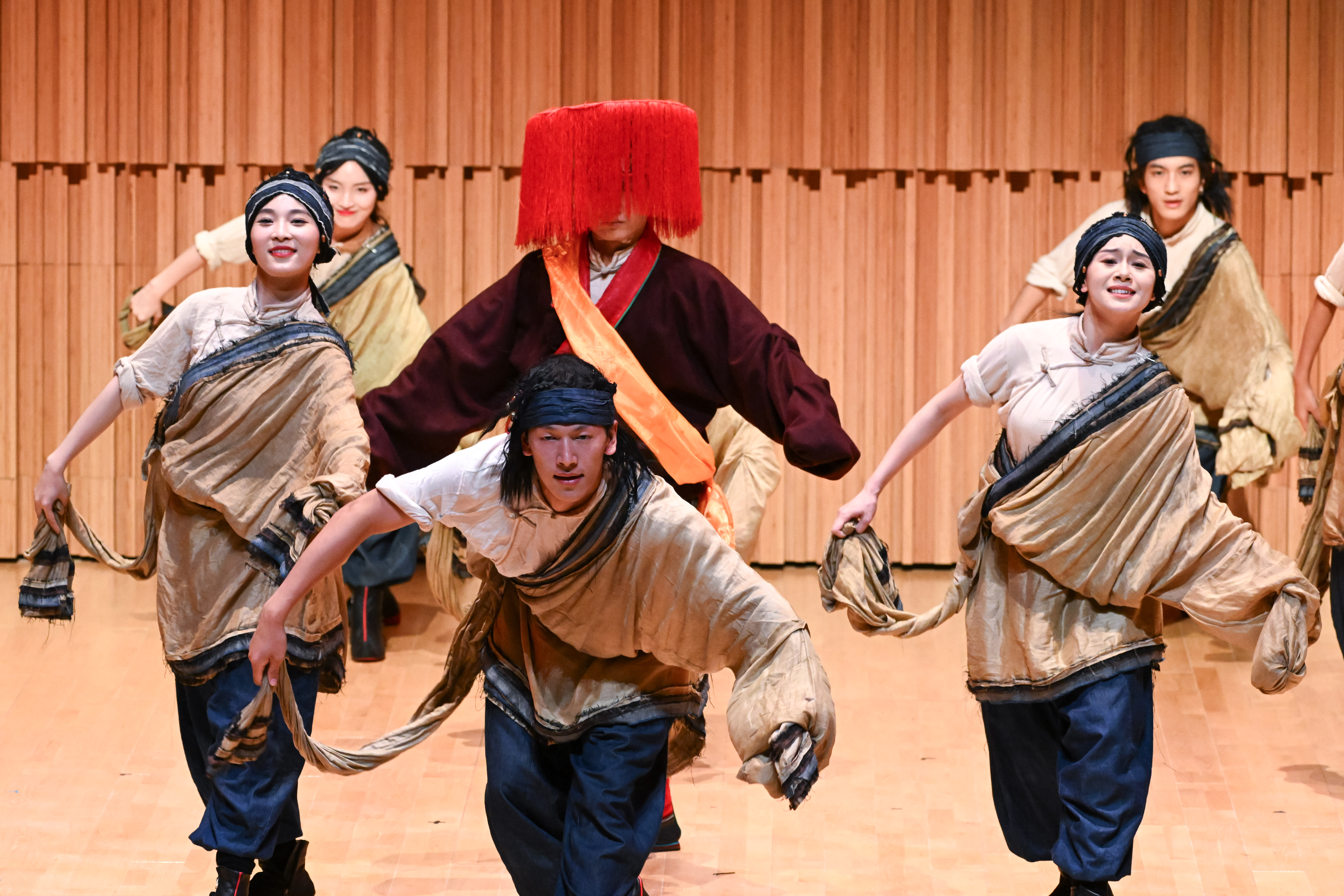 "Colorful Breeze"—— Chinese Ethnic Song and Dance Gala