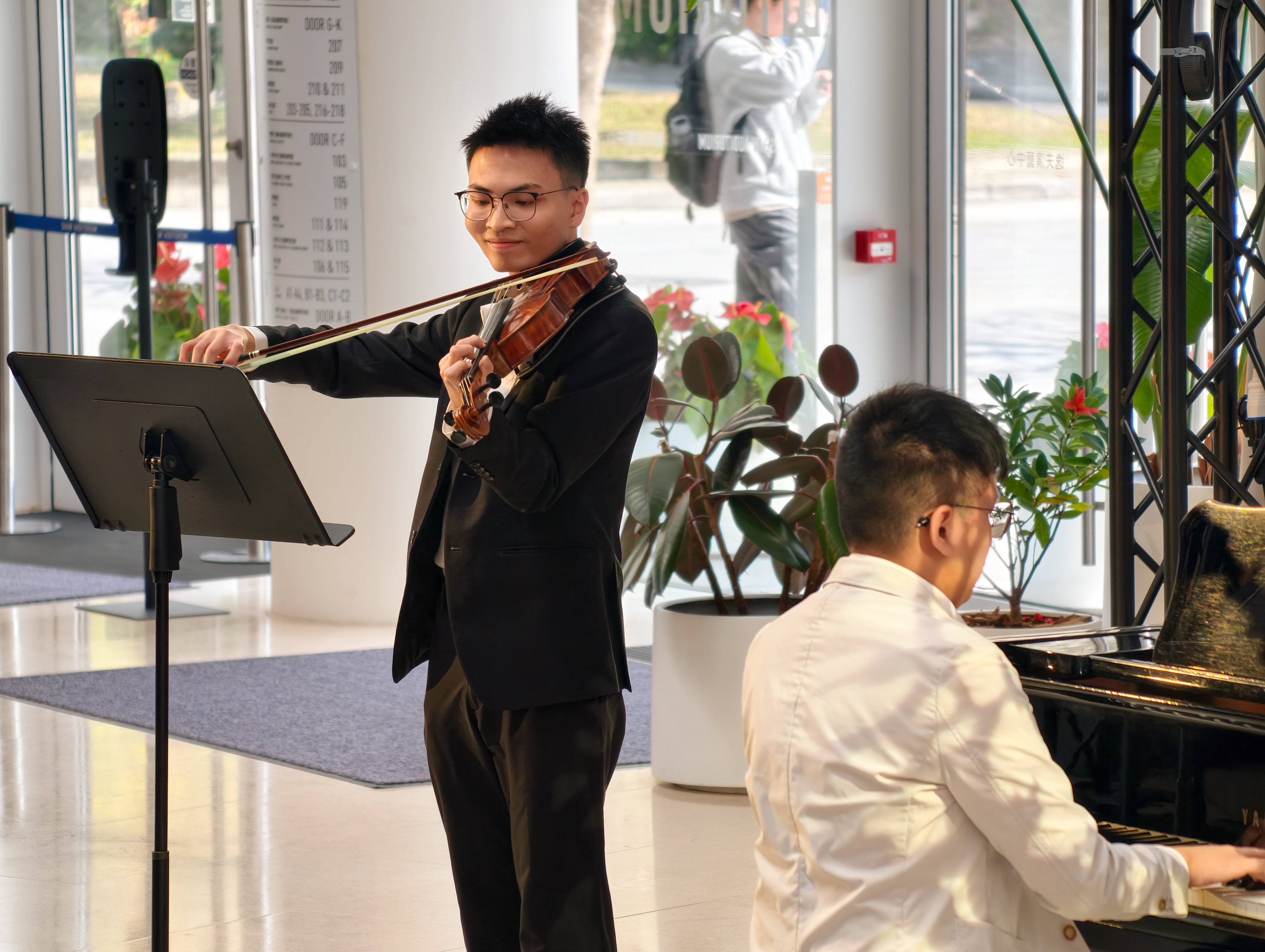 lunchtime_performance